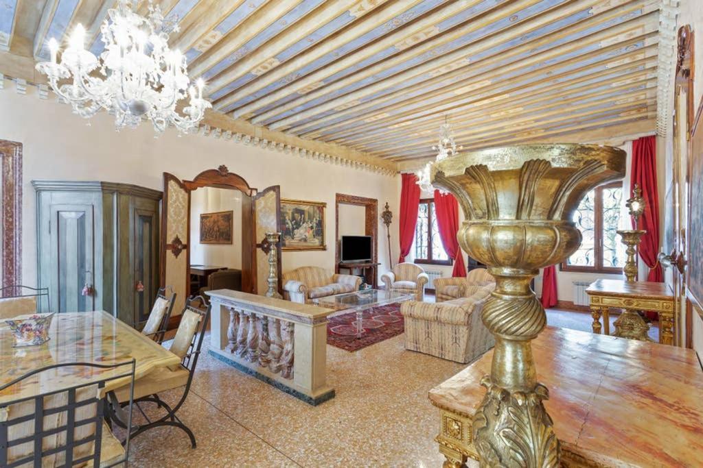 Doge Palace Luxury Apartment - Cannaregio Венеція Екстер'єр фото