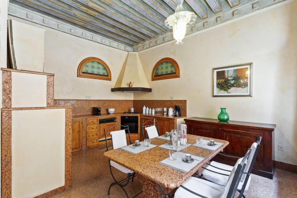 Doge Palace Luxury Apartment - Cannaregio Венеція Екстер'єр фото